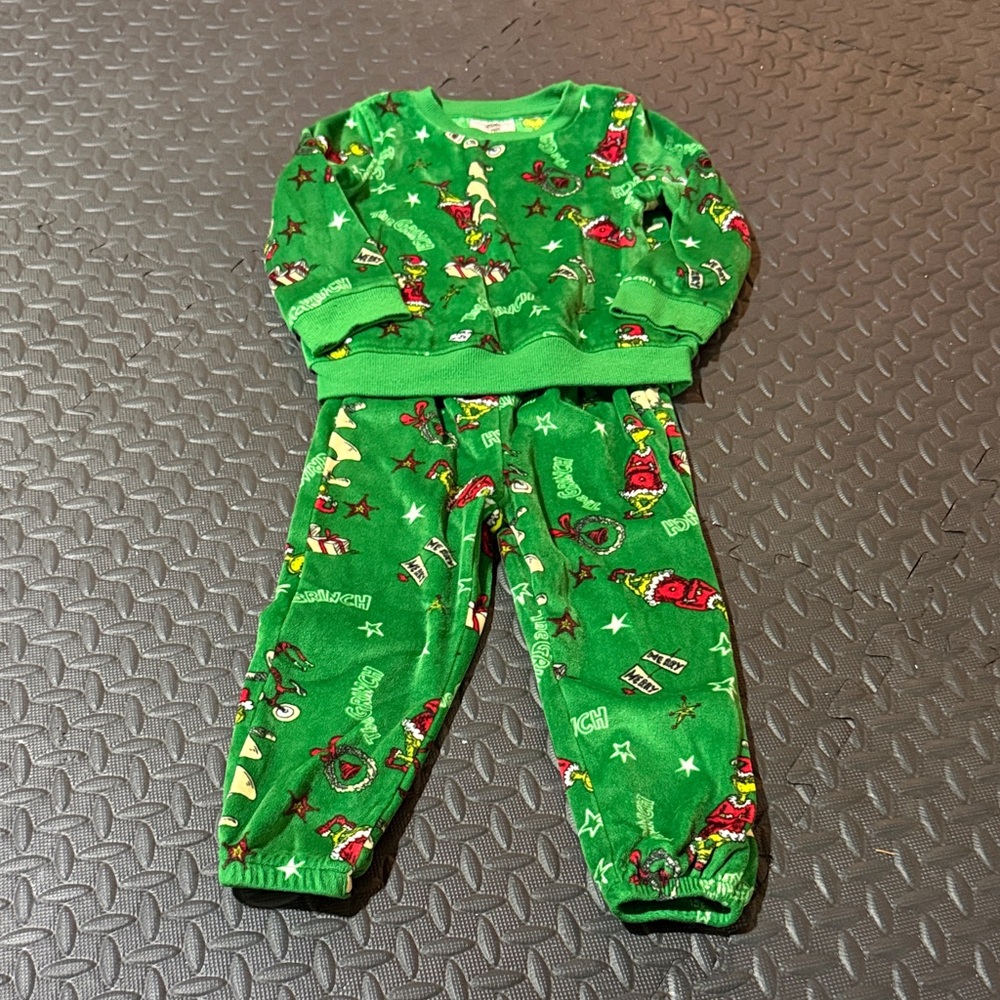 The Grinch Matching 2 Piece Green Velour Set 2T toddler